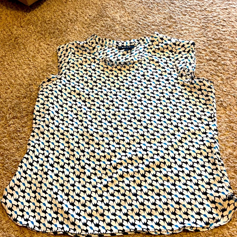 New without tags DKNY short sleeve blouse (large)!
